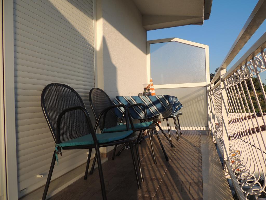 Apartments Nika Podstrana Zewnętrze zdjęcie